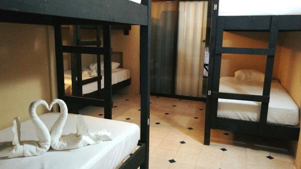 Deja Hostel Плайя-дель-Кармен Екстер'єр фото